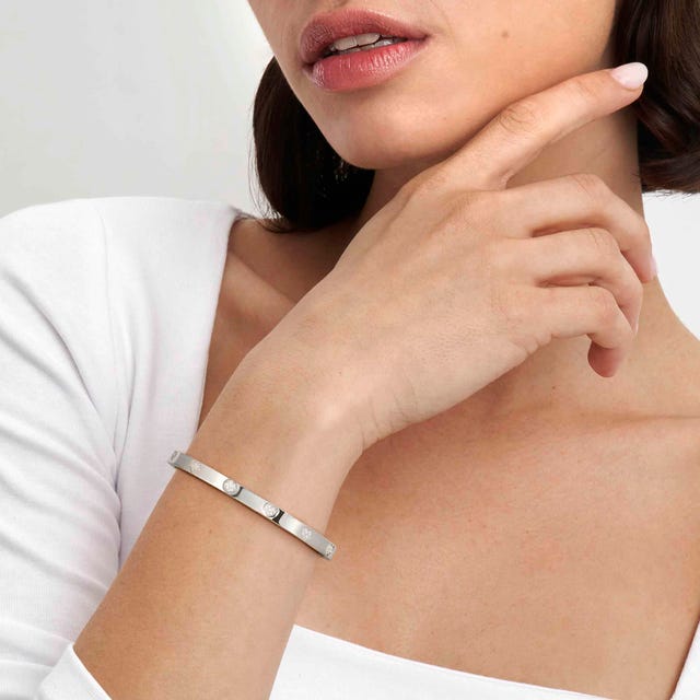Pretty Bangle with Hearts, Large - Silver - 029504/004