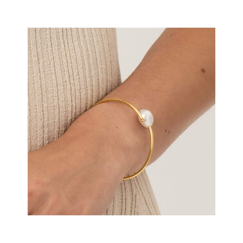 jersey-pearl-baroque-solo-pearl-bangle-gold-1871296