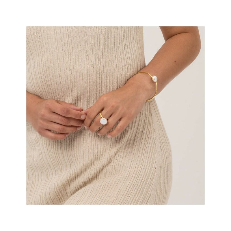 jersey-pearl-baroque-solo-pearl-bangle-gold-1871296