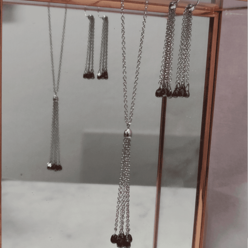 london-road-9ct-white-gold-black-diamond-tassel-set