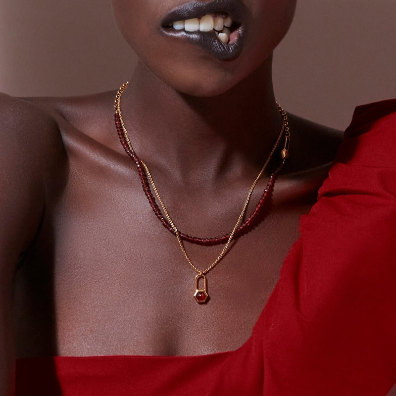 rachel-jackson-garnet-hexagon-padlock-necklace-gold-hxpn5gagp