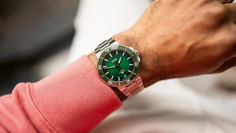 Aquis Date Calibre 400 Watch, Green