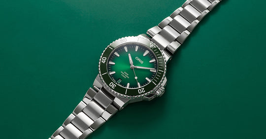 Aquis Date Calibre 400 Watch, Green