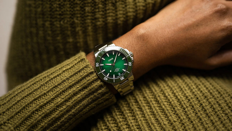 Aquis Date Calibre 400 Watch, Green