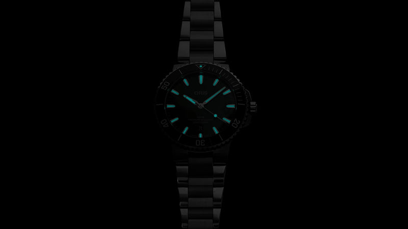 Aquis Date Watch, Green