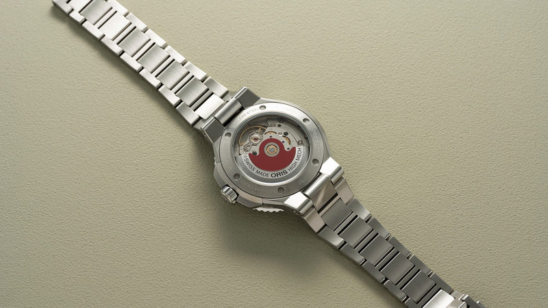 Aquis Date Watch, White