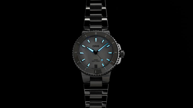 Aquis Date Watch, White