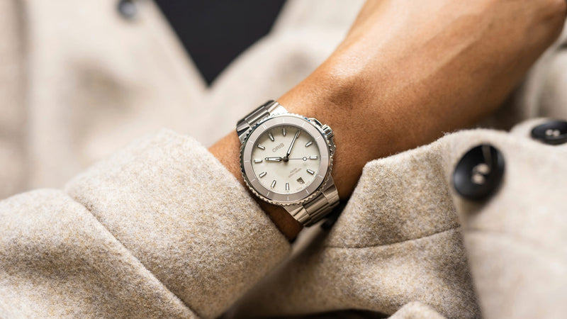 Aquis Date Watch, White