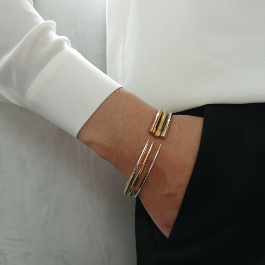 Slim Tusk Bangle, Medium - Gold - SA038.YVNABZM