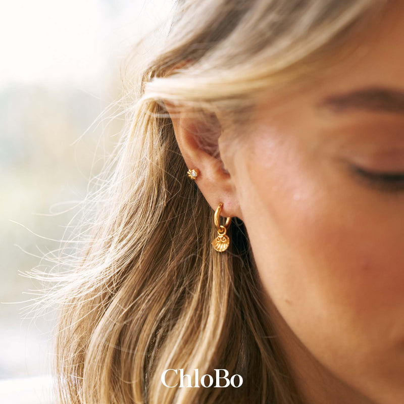 Glistening Flower Bud Stud Earrings - Gold - GEST3445