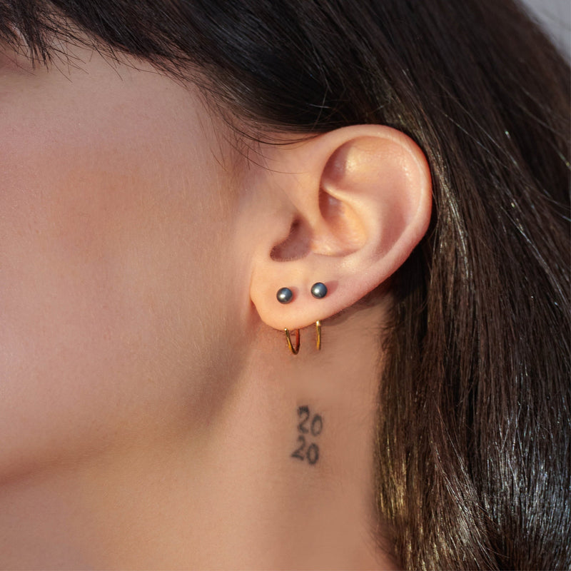 Stellar Evolution Black Pearl Hoop Earrings - Gold - BPE03GP