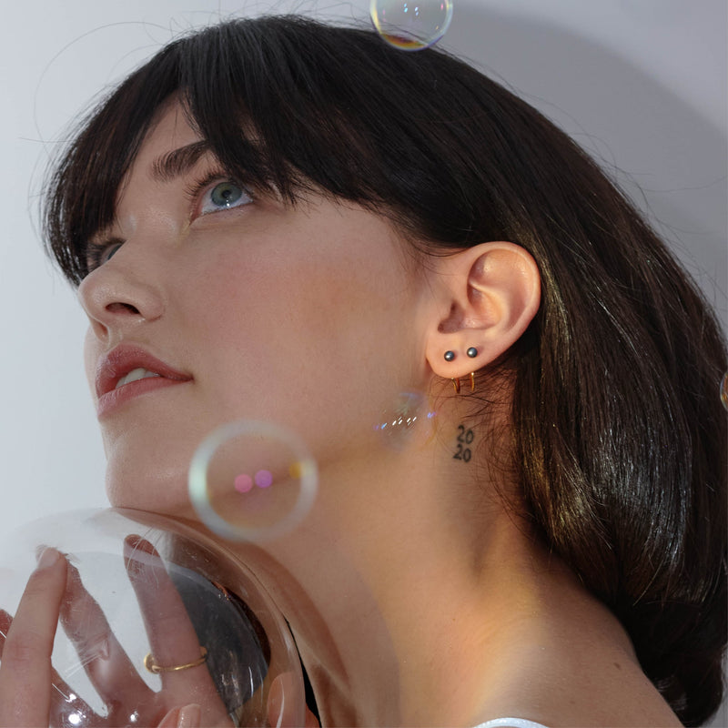 Stellar Evolution Black Pearl Hoop Earrings - Gold - BPE03GP