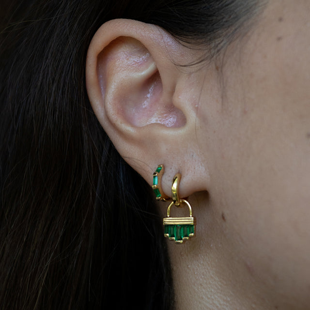 Green Cleopatra Charm Hoop Earrings - Gold - SPG-162-94-PAIR