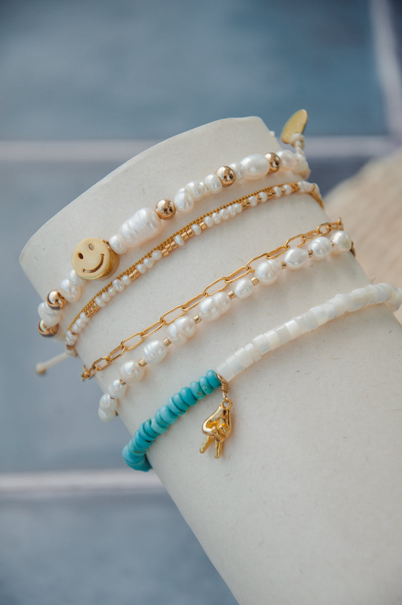 Peace Hand Bracelet - Turquoise/White - B-GL-S-11145