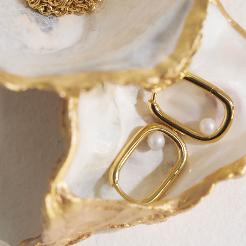 Stellar White Pearl Huggie Hoop Earrings - Gold - BPE08GP