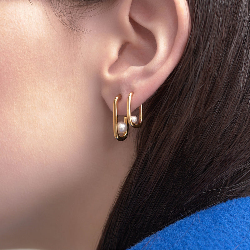 Stellar White Pearl Huggie Hoop Earrings - Gold - BPE08GP