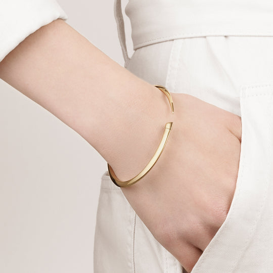 Slim Tusk Bangle, Medium - Gold - SA038.YVNABZM