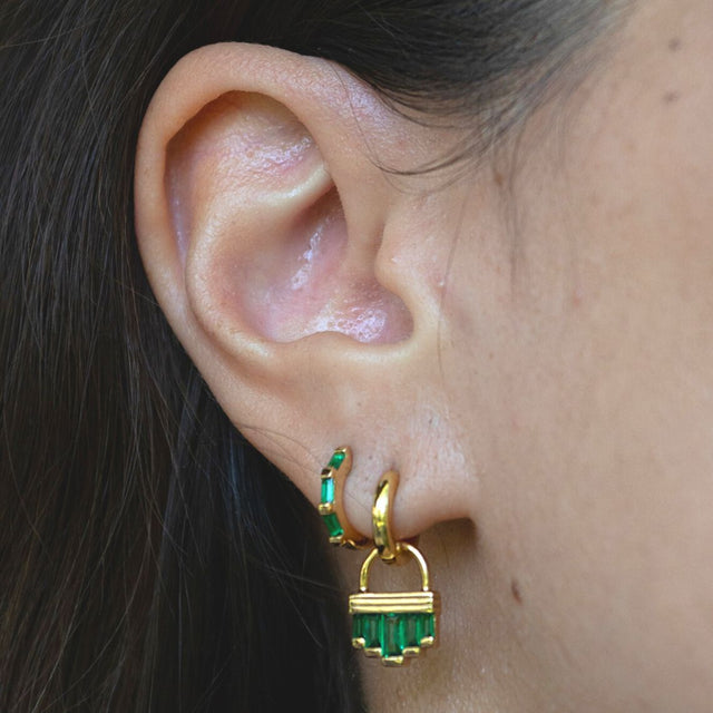 Baguette Green Stone Huggie Hoop Earrings - Gold - SPG-95