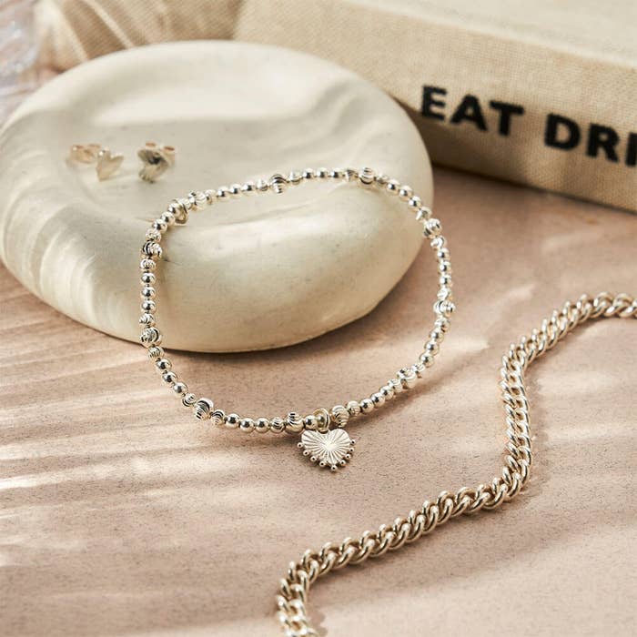 Cute Sparkle Glowing Beauty Bracelet - Silver - SBCS3196