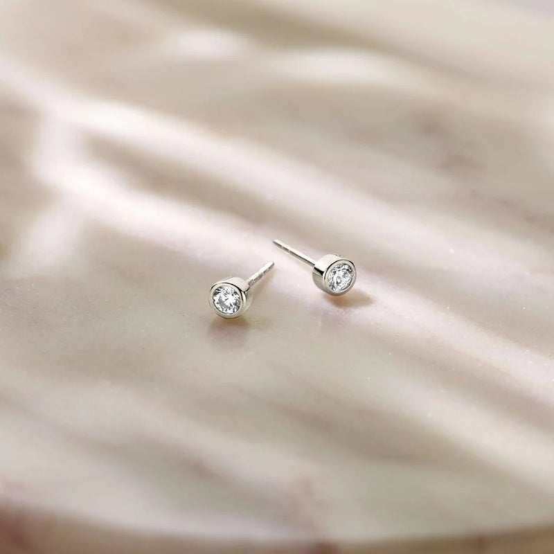 Classic Round Zirconia Earstuds - Silver
