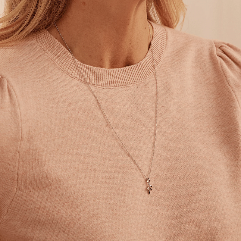 Royal Clogau Leaf Pendant with Topaz - Silver - 3SROY973