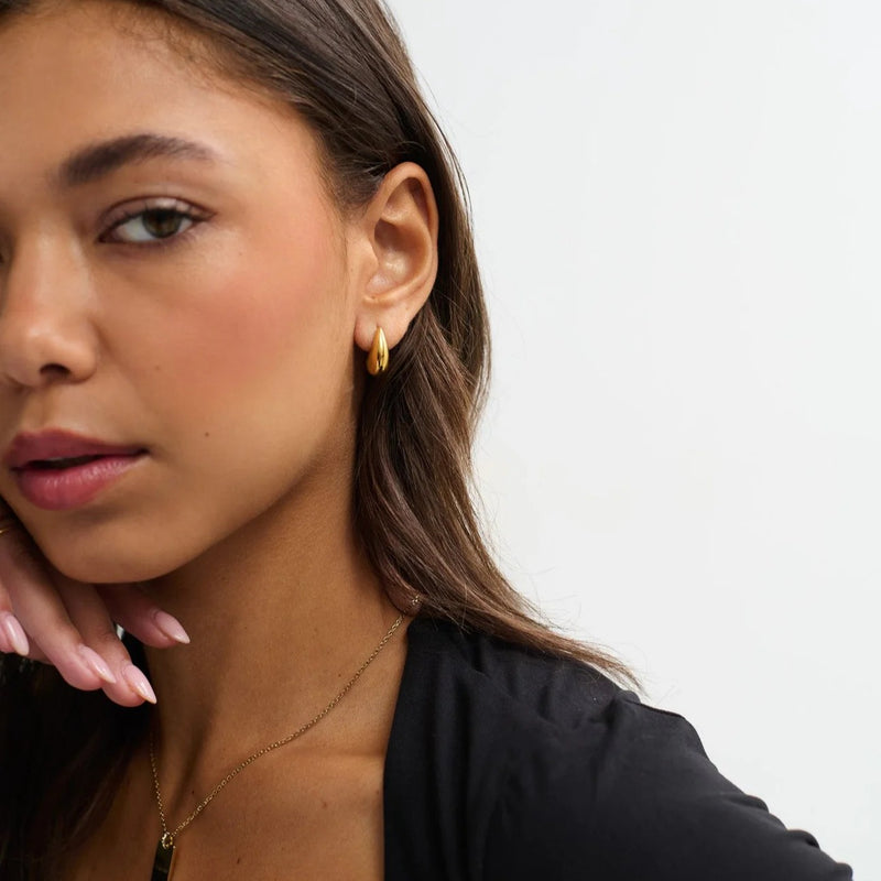 Curved Mini Hoop Earrings - Gold - GE-109