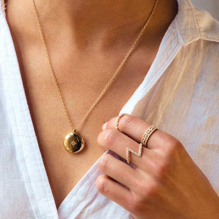 Biography Medium Locket Necklace - Gold - 42044YNON