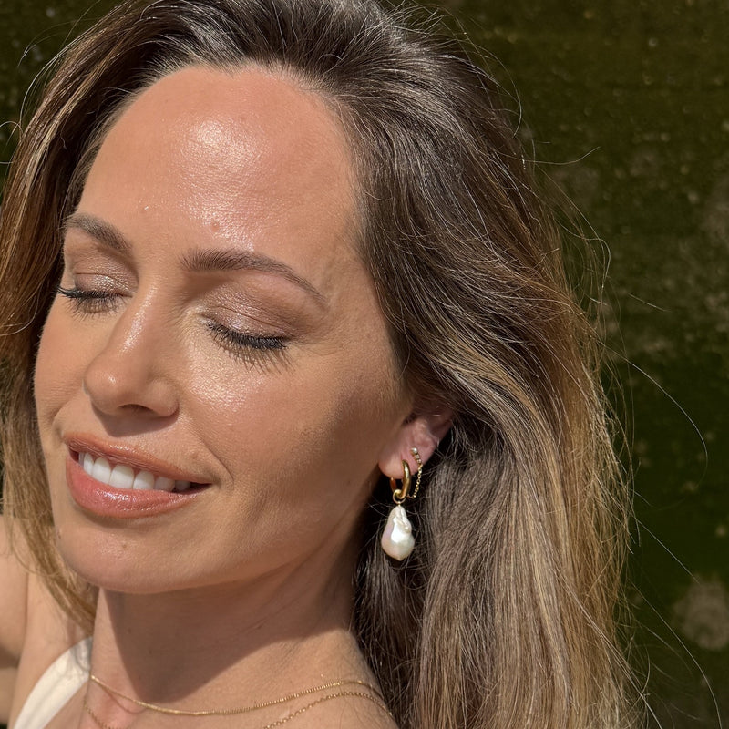 Hannah Martin Chained Pearl Stud Earrings - Gold - SPG-237a