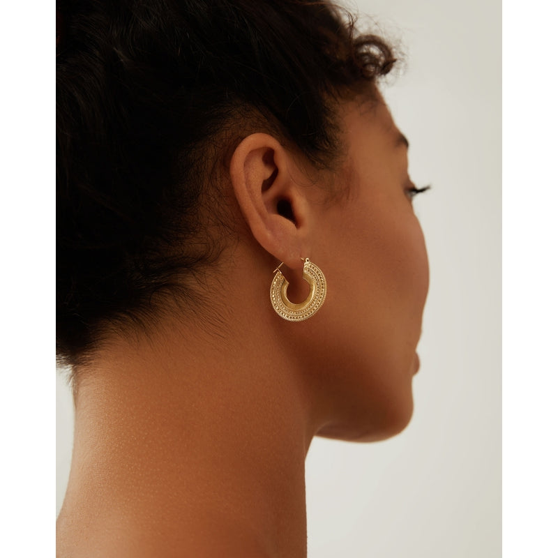 anna-beck-medium-smooth-dotted-hoop-earrings-gold-er10297-gld