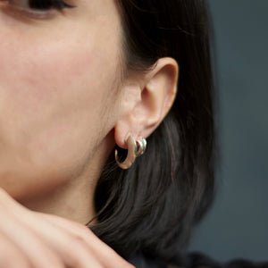 Talon Cat Claw Medium Hoop Earrings - Silver - SA015.SSNAEOS