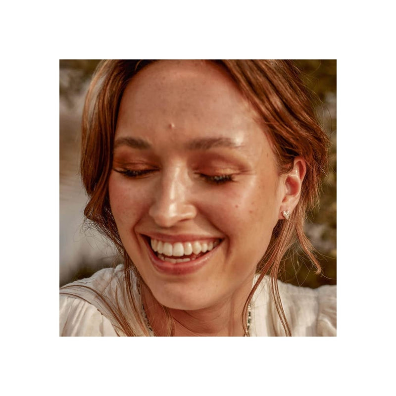 chlobo-leaf-heart-stud-earrings-silver-sest3240