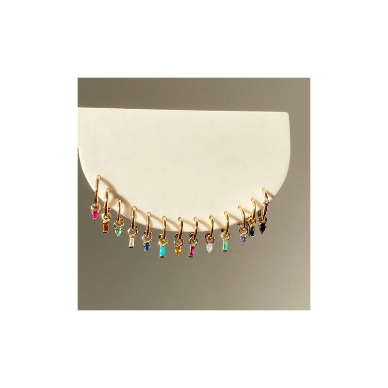 metier-by-tomfoolery-mini-pear-claw-set-ruby-plaque-gold-pe-c-rub