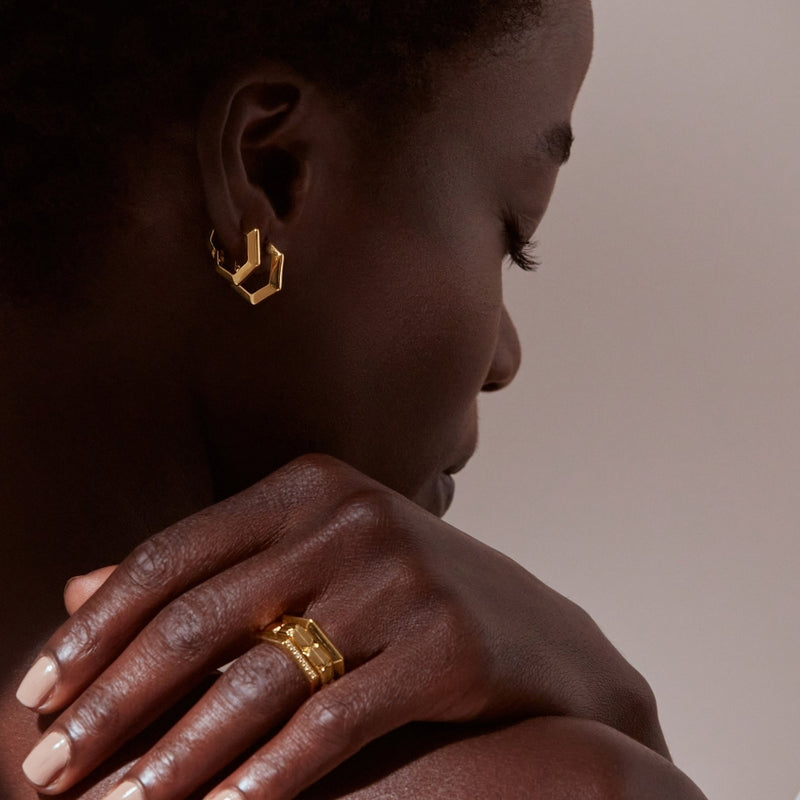 rachel-jackson-bevelled-hexagon-hoop-earrings-gold-hxpe4gp