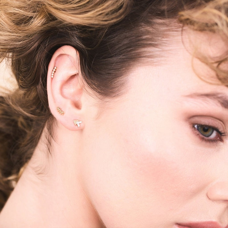 rachel-jackson-curved-chevron-stud-earring-white-gold-pces19wg