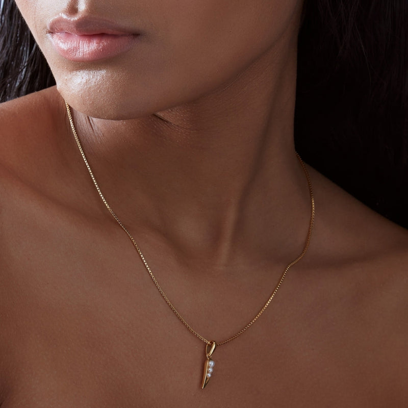 rachel-jackson-mini-kindred-pearl-necklace-gold-pln07gp