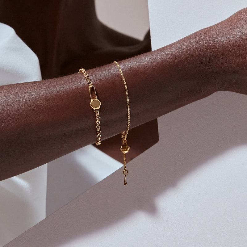 rachel-jackson-mini-lock-key-bracelet-gold-hxpb2gp