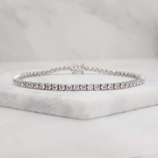 18ct White Gold Brilliant Cut Diamond Tennis Bracelet - 3.50ct