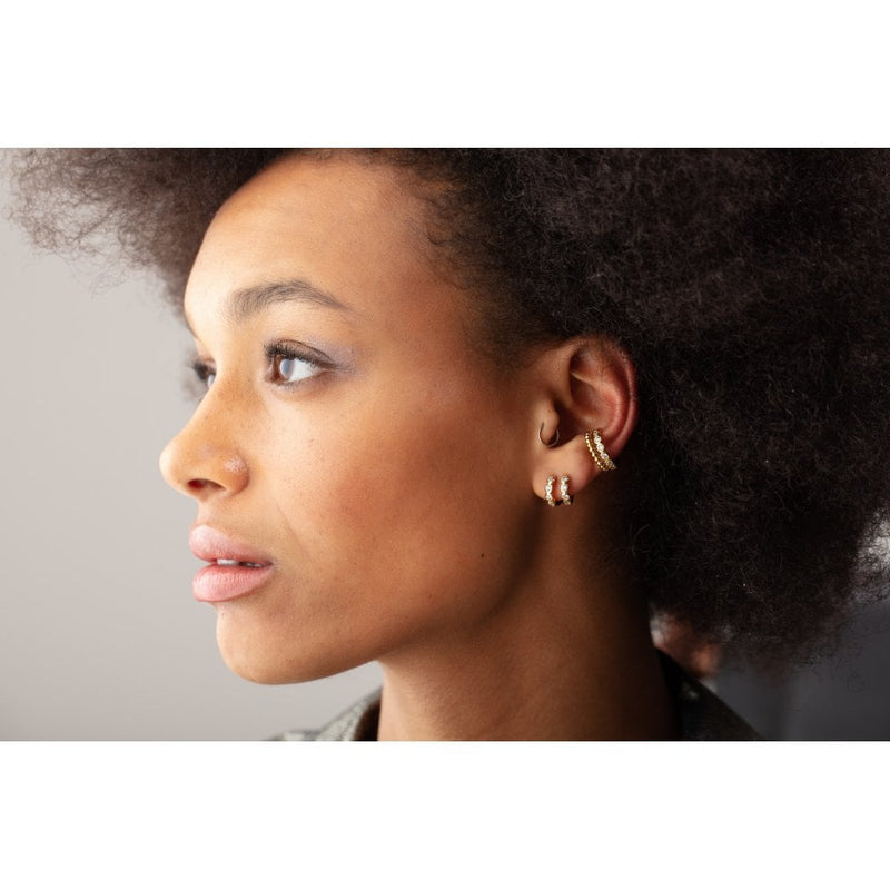 scream-pretty-bezel-huggie-hoop-earrings-silver-sps-271