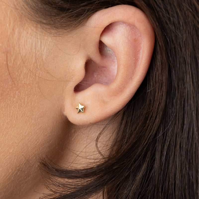 scream-pretty-faceted-star-stud-earrings-gold-spsegfss