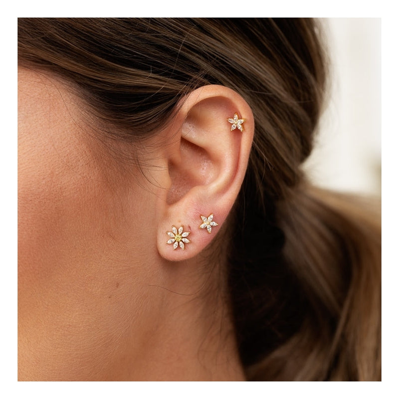 scream-pretty-hannah-martin-flower-stud-earrings-silver-sps-402