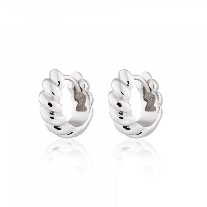 scream-pretty-hannah-martin-twist-shout-huggie-earrings-silver-sps-297