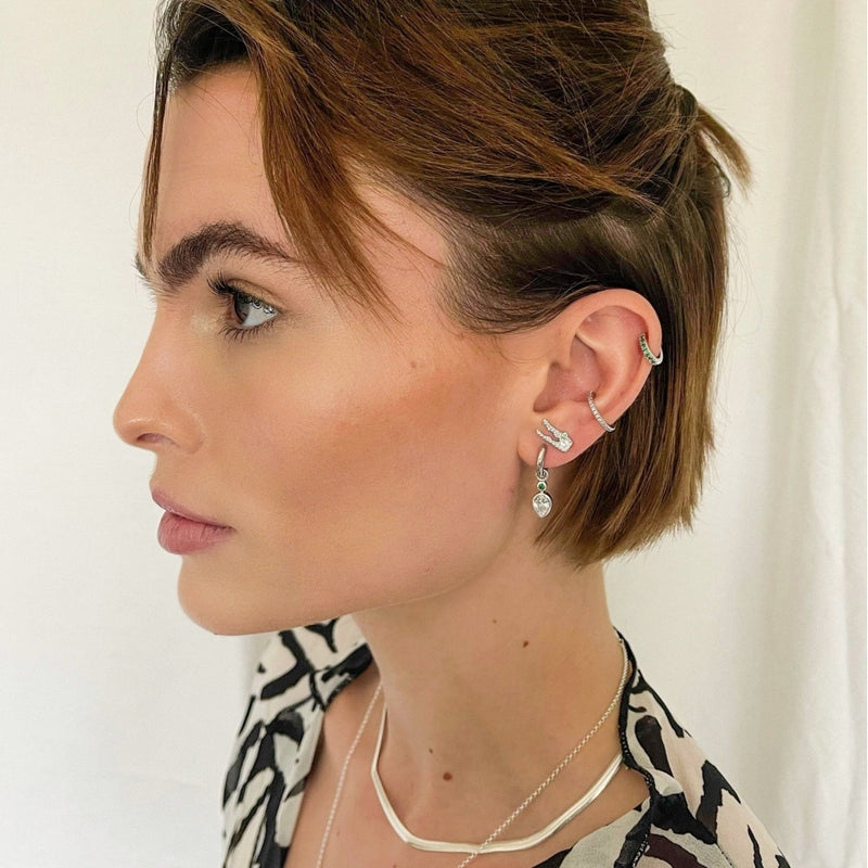 scream-pretty-huggie-hoop-earrings-with-green-stones-silver-spesss185