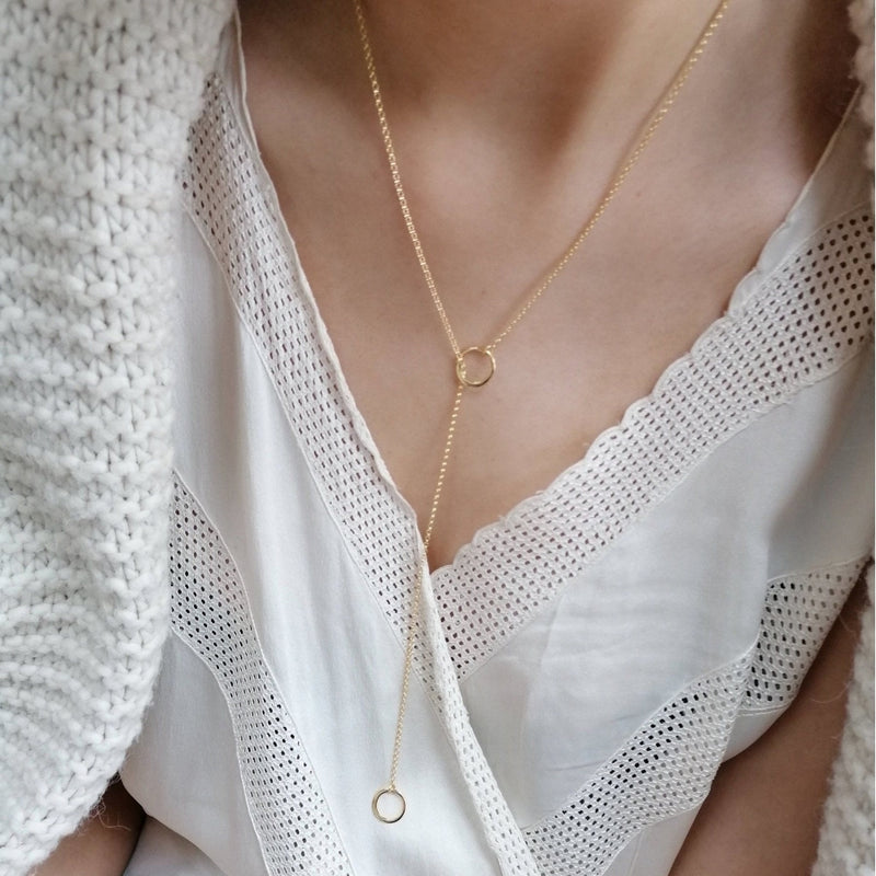 scream-pretty-lariat-necklace-gold-spng2h