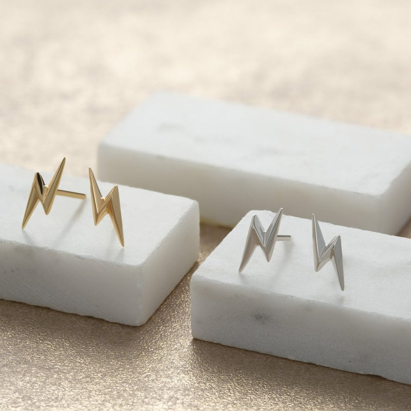 scream-pretty-lightning-bolt-stud-earrings-silver-spsesbolt