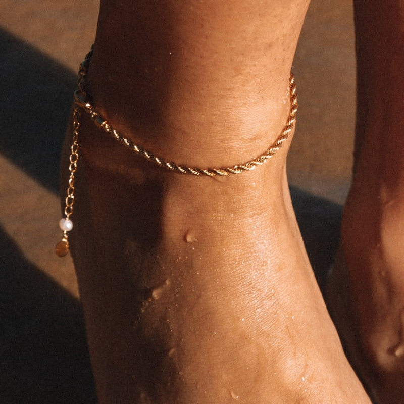 scream-pretty-twisted-chain-anklet-gold-spg-54