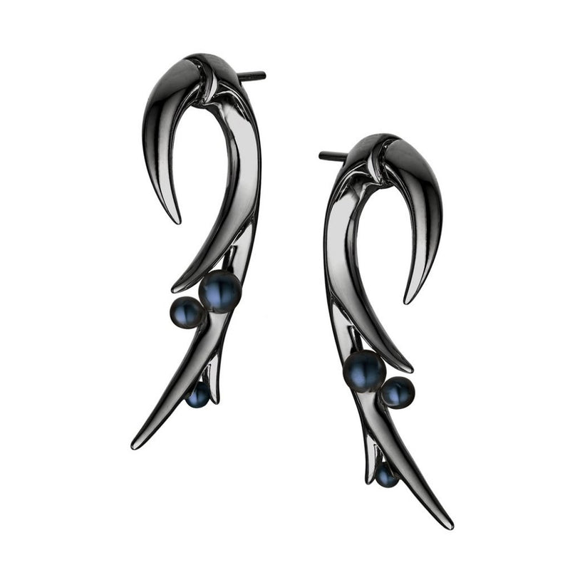 shaun-leane-hooked-black-pearl-earrings-large-cb052-brbkeos
