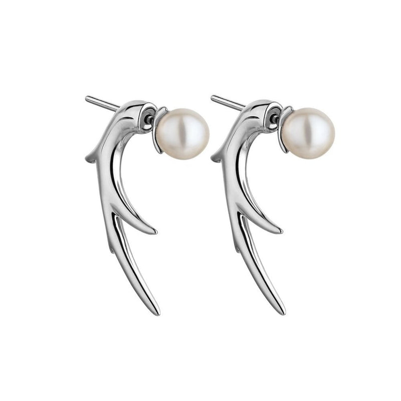 shaun-leane-hooked-pearl-talon-earrings-silver-cb040-ssnaeos