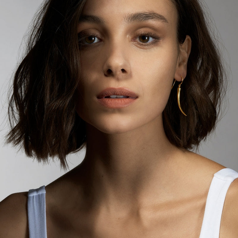 shaun-leane-no-1-small-earrings-gold-sa092-yvnaeos