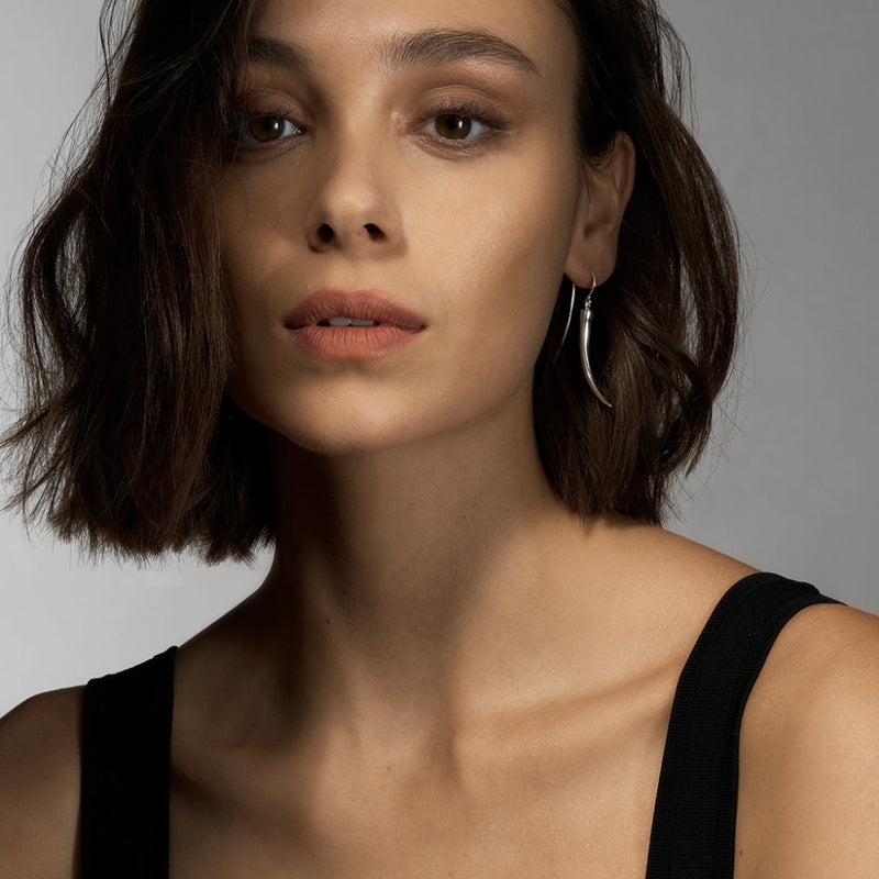 shaun-leane-no-1-small-earrings-silver-sa092-ssnaeos