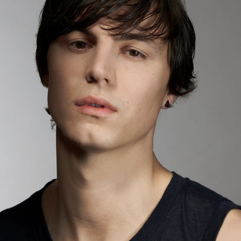 shaun-leane-rose-thorn-swerve-earrings-black-rhodium-rt021-brnaeos